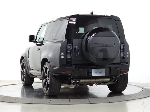 Used 2025 Land Rover Defender 90 V8 AWD/4WD image 3