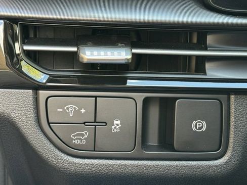 Used 2026 Kia Sportage EX FWD image 19