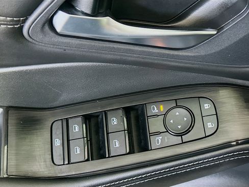 Used 2023 Nissan Rogue SV w/ SV Premium B Package image 15