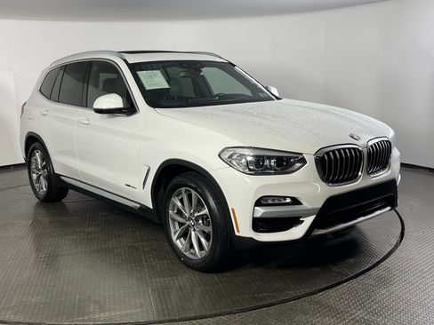 Used 2018 BMW X3 xDrive30i image 3