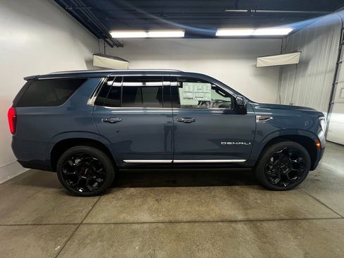 New 2026 GMC Yukon Denali w/ Denali Reserve Package AWD/4WD image 2
