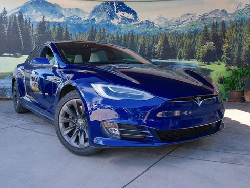 Used 2018 Tesla Model S 75D image 3