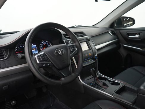 Used 2016 Toyota Camry SE FWD image 22