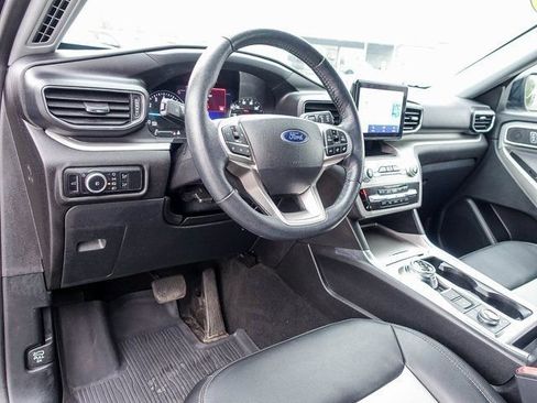 Used 2023 Ford Explorer XLT w/ Equipment Group 202A AWD/4WD image 2