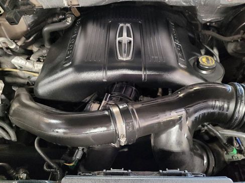 Used 2017 Lincoln Navigator Select image 30