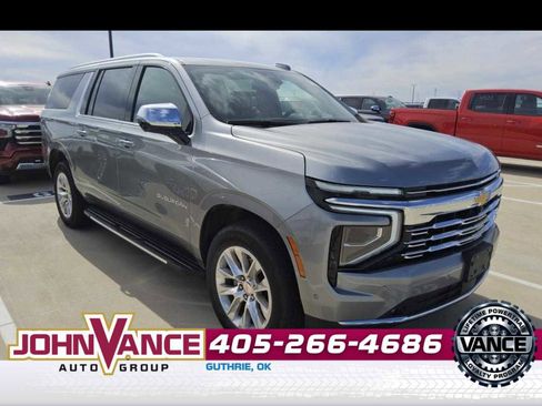 Used 2025 Chevrolet Suburban Premier AWD/4WD image 2