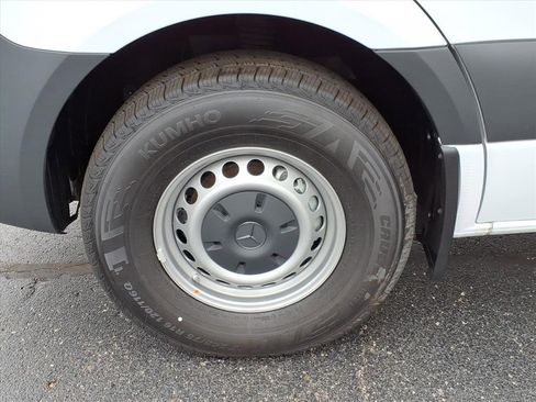 New 2025 Mercedes-Benz Sprinter 2500 image 9