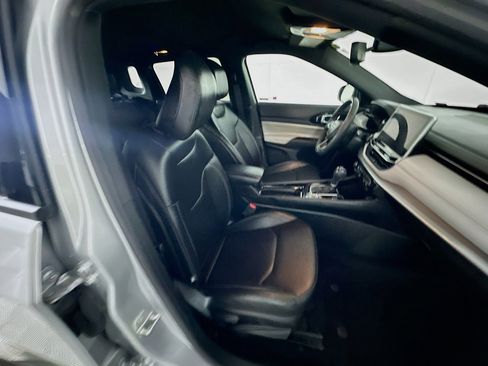 Used 2025 Jeep Compass Limited image 29