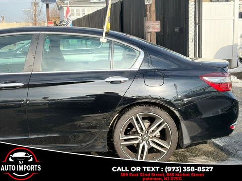 Used 2017 Honda Accord Sport image 7