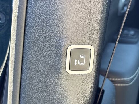 Used 2024 Chrysler Pacifica Touring-L w/ S Appearance Package image 20