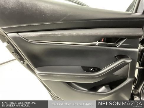 Used 2022 MAZDA MAZDA3 s image 22