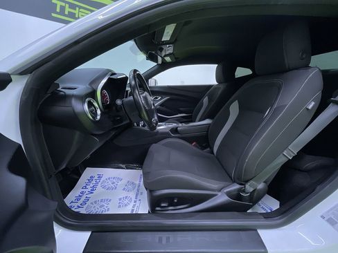 Used 2021 Chevrolet Camaro LT w/ RS Package image 17