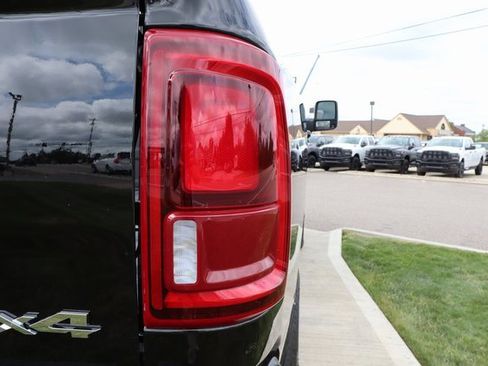 Used 2025 RAM 2500 Laramie w/ Towing Technology Group image 39