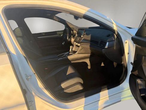Used 2018 Honda Accord Sport image 27