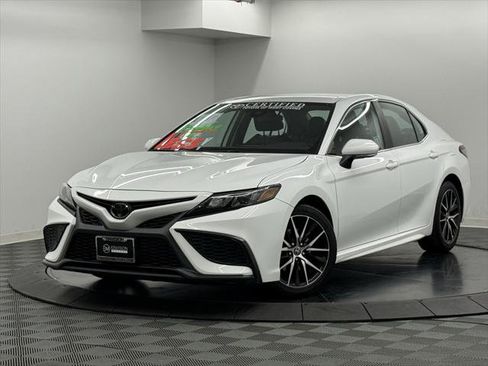 Certified 2023 Toyota Camry SE image 2