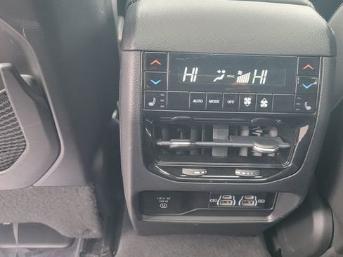 Used 2022 Jeep Grand Cherokee Overland w/ Adv Protech Group III image 26