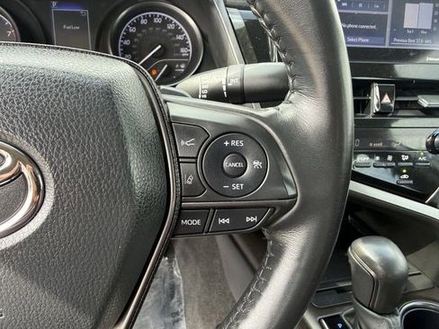 Used 2024 Toyota Camry SE w/ Convenience Package image 16