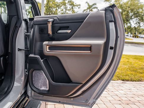 Used 2025 GMC Hummer EV 3X AWD/4WD image 39