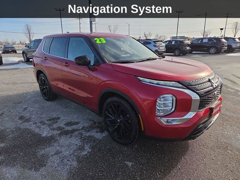 Used 2023 Mitsubishi Outlander SE image 9