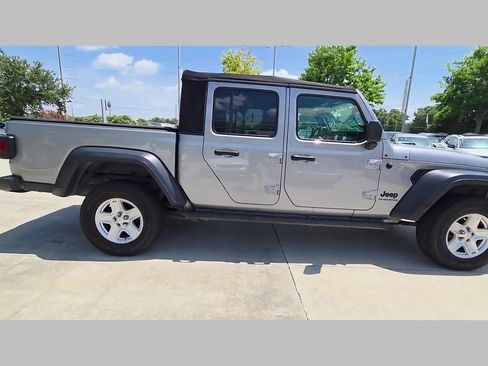 Used 2020 Jeep Gladiator Sport w/ Quick Order Package 24S AWD/4WD image 32