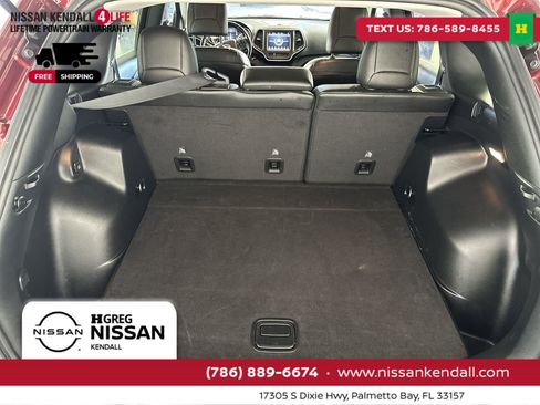 Used 2020 Jeep Cherokee Trailhawk w/ Cold Weather Group image 33