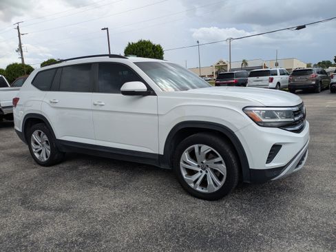 Used 2021 Volkswagen Atlas SE w/ Towing Package FWD image 2