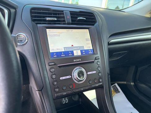 Used 2020 Ford Fusion Titanium FWD image 12