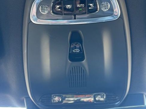 Used 2022 Volvo XC90 T8 R-Design w/ Advanced Package image 18