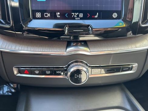 Certified 2025 Volvo XC60 B5 Plus AWD/4WD image 25