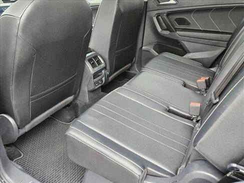 Used 2022 Volkswagen Tiguan SE image 17