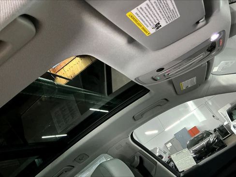 Used 2022 Audi Q5 2.0T Premium w/ Convenience Package image 24