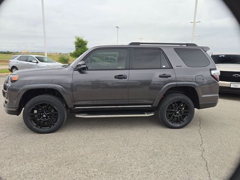 Used 2019 Toyota 4Runner Limited AWD/4WD image 6