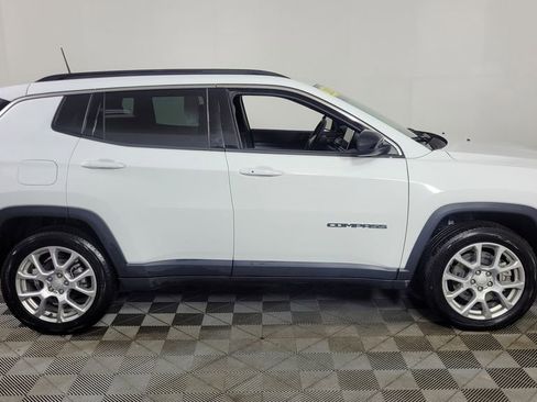 Used 2024 Jeep Compass Latitude image 8