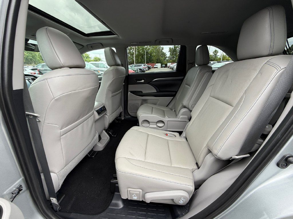 Used 2019 Toyota Highlander Limited AWD/4WD image 21