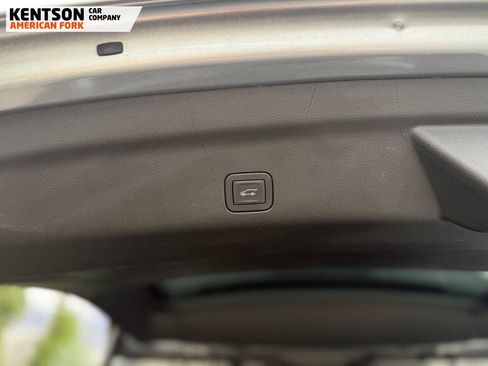 Used 2025 Chevrolet Suburban Z71 AWD/4WD image 41
