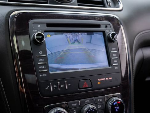 Used 2016 Buick Enclave Leather image 24