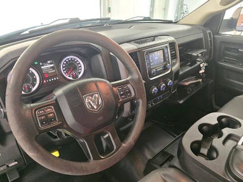 Used 2022 RAM 1500 Tradesman w/ Chrome Appearance Group AWD/4WD image 15