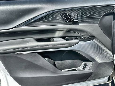 Used 2024 Cadillac Lyriq Luxury image 23