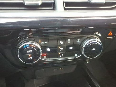 Used 2025 Chevrolet Trax RS w/ Driver Confidence Package image 11