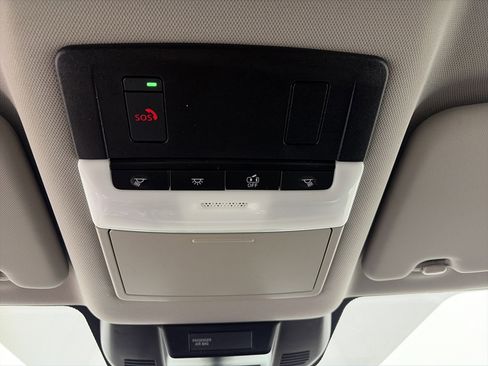 Used 2023 Nissan Rogue SV image 29