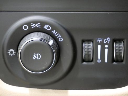 Used 2021 Jeep Grand Cherokee L Limited w/ Luxury Tech Group II image 14