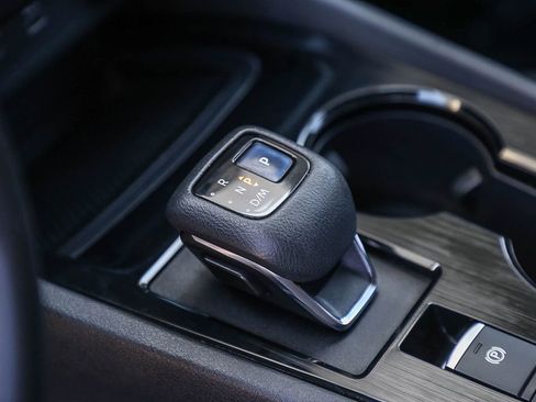 Used 2021 Nissan Rogue SV image 24