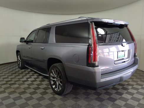 Used 2019 Cadillac Escalade ESV Premium Luxury w/ Escalade Sport Edition AWD/4WD image 5