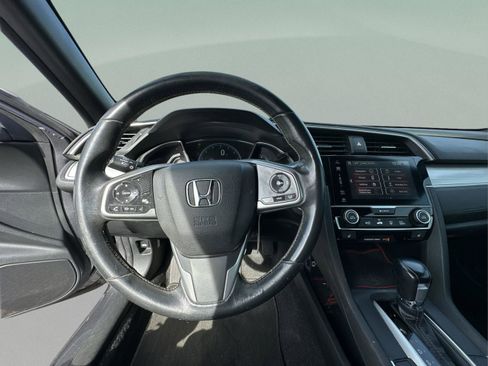 Used 2018 Honda Civic Touring image 10