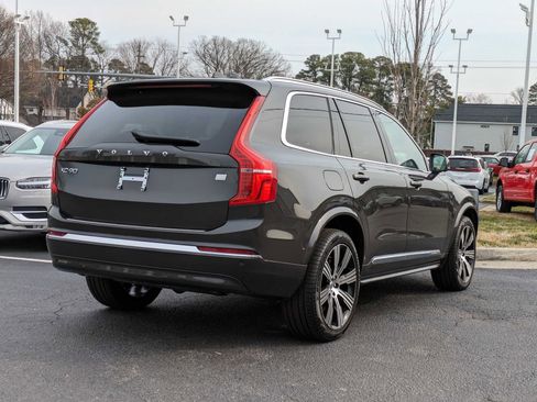 Certified 2024 Volvo XC90 T8 Plus AWD/4WD image 4