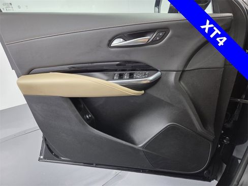 Used 2024 Cadillac XT4 Luxury w/ Cold Weather Package image 31