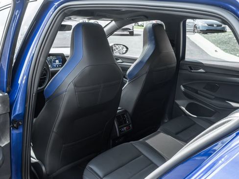 Used 2024 Volkswagen Golf R image 27