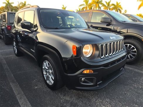 Used 2018 Jeep Renegade Latitude image 2