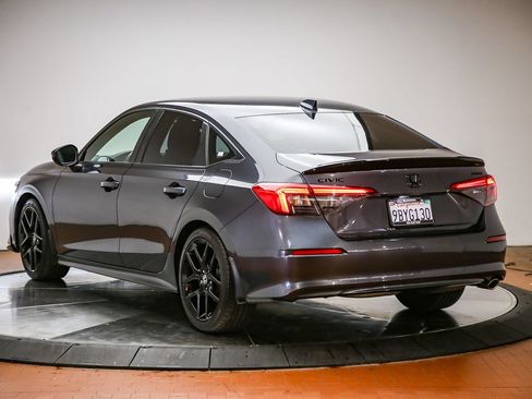 Used 2022 Honda Civic Sport image 2