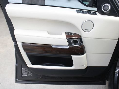 Used 2013 Land Rover Range Rover Supercharged image 10